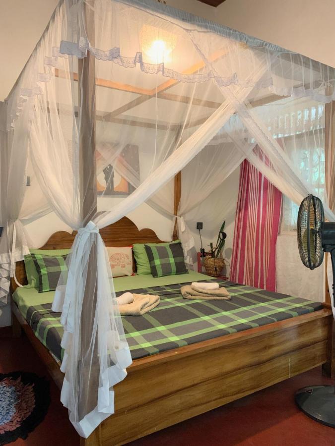 Sand Dollar House, Hiriketiya 디크웰라 외부 사진